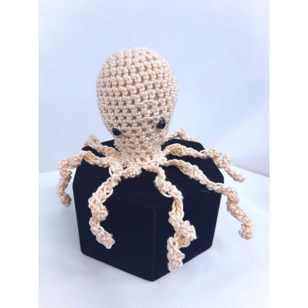 Handmade Crochet Octopus Amigurumi Plush Toy Ivory Cotton Yarn Sea Life NEW
